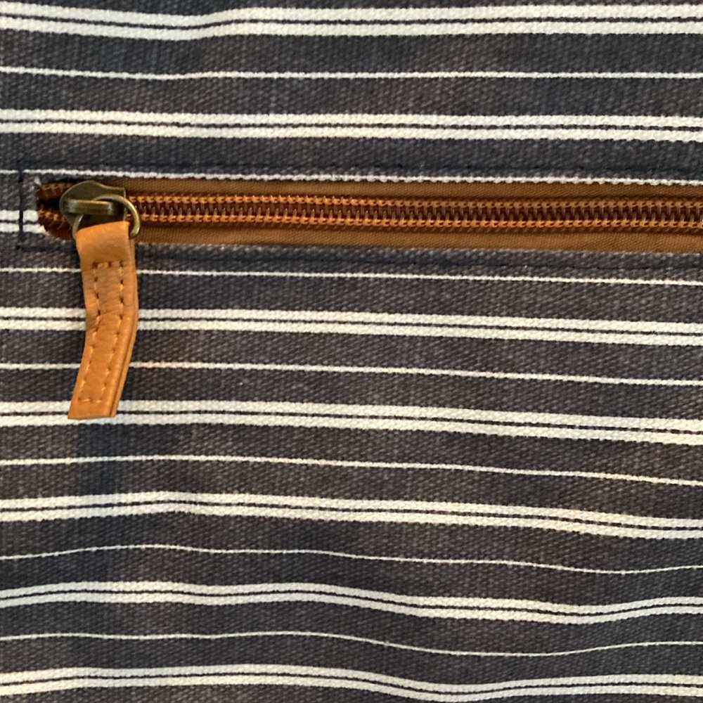Large Striped Weekender Bag - Picture 4 of 7